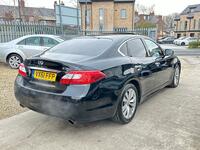 INFINITI M