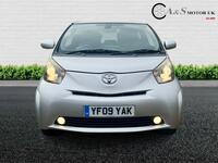 TOYOTA IQ