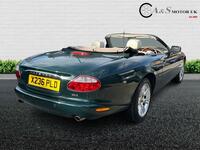 JAGUAR XK8